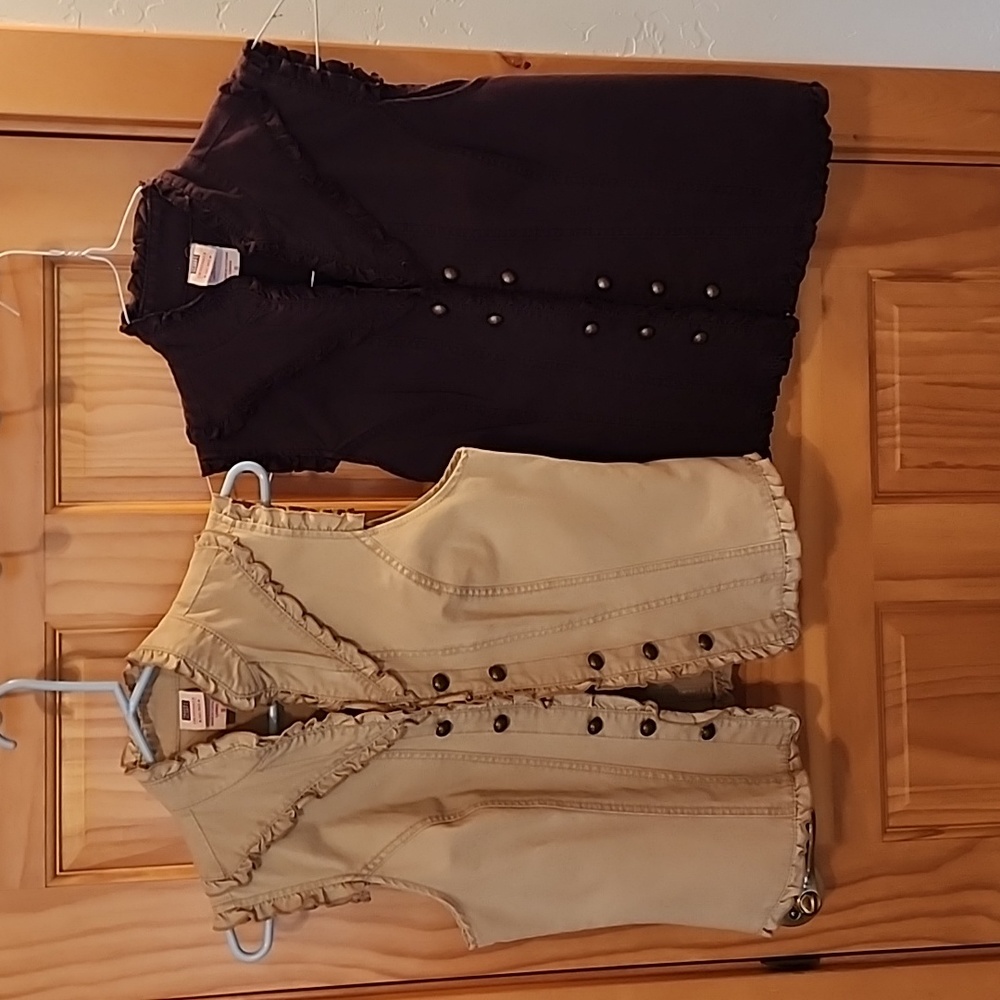 2 Women's Vests